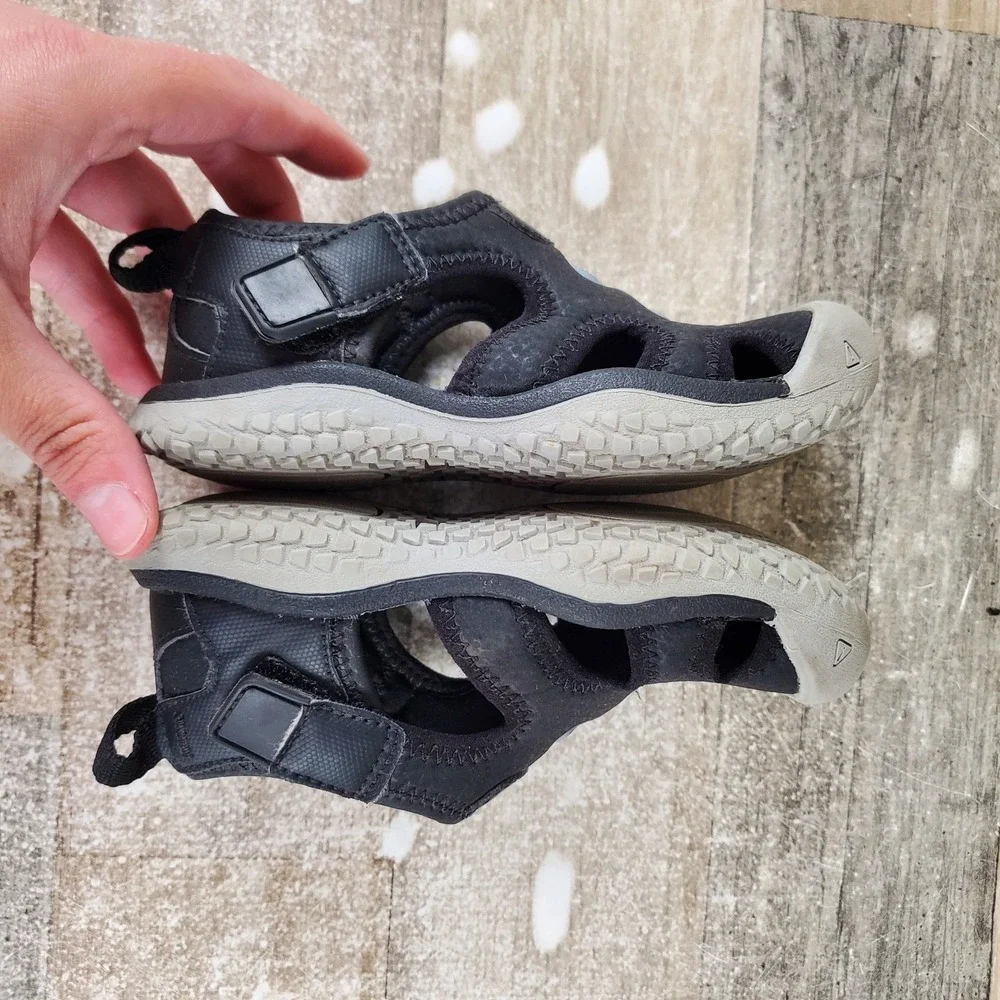 Keen Stingray‎ Kids Sandals Sz 9 Black Drizzle Round Toe Waterproof